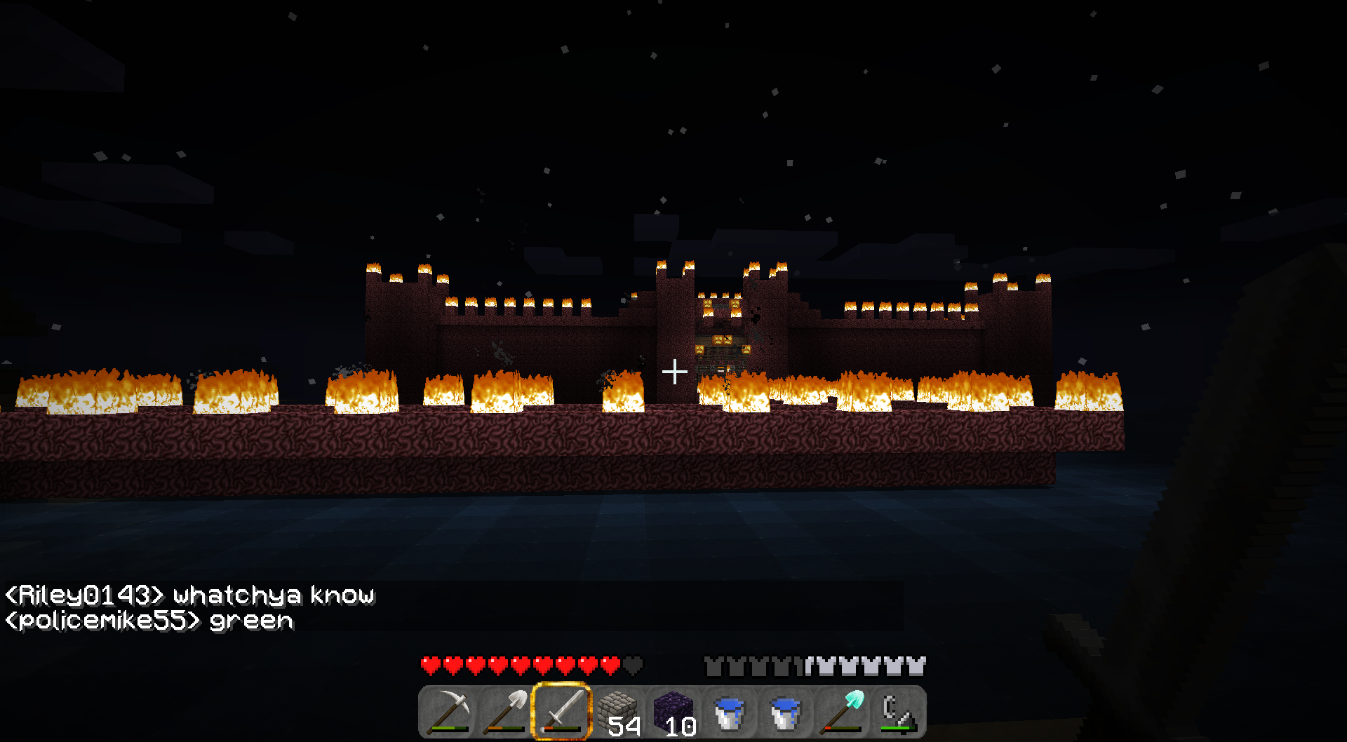 A screenshot of a Minecraft server with a player's inventory and chat messages.