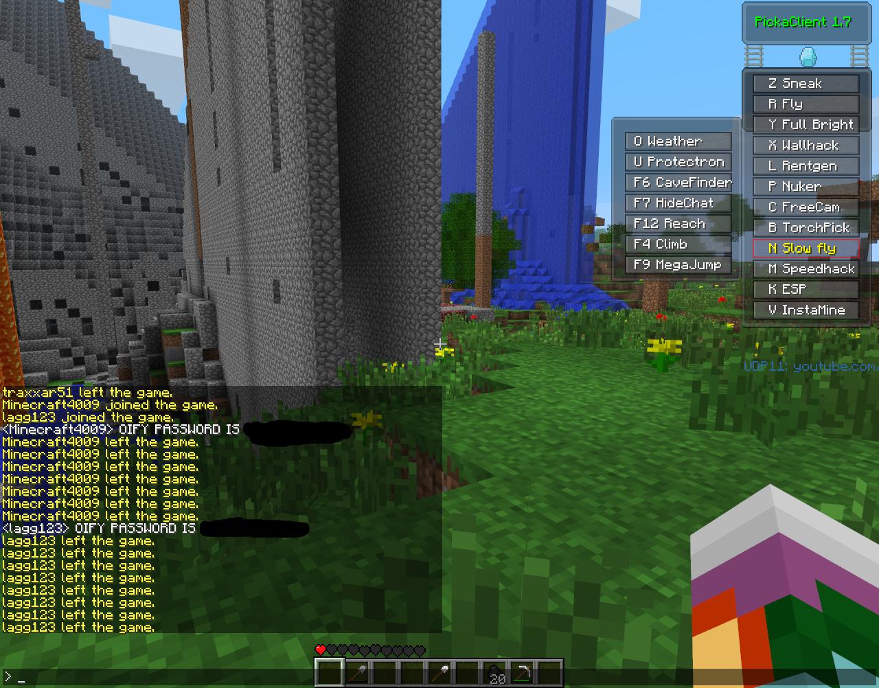 A screenshot of a Minecraft server with a list of players and chat messages.
